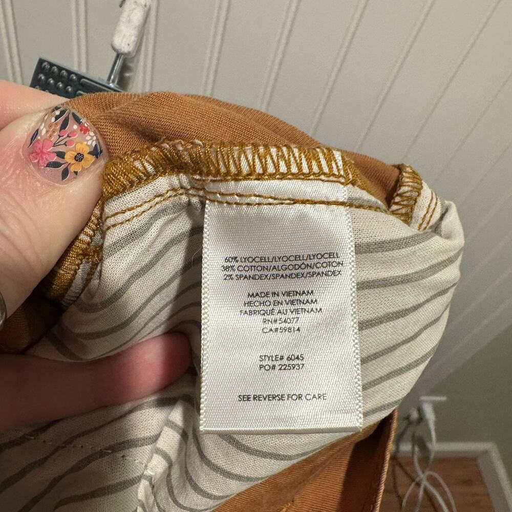 Cabi Golden Tan Paperbag Cargo Pants Size 10 - Picture 6 of 6